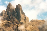 Die Cima de la Madonna vom Tal aus gesehen, wunderschön die Schleierkante!