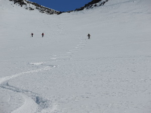 Wir genießen Pulverschnee am Vadreit da Camp